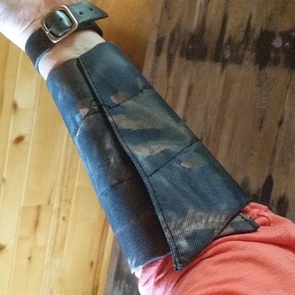 Cabela's Slap Fit Arm Guard. Sz M